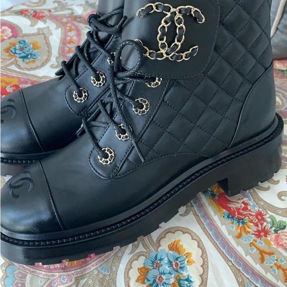 ⭐️Brand new Chanel quilted combat boots size 38⭐️ - Picture 3 of 5